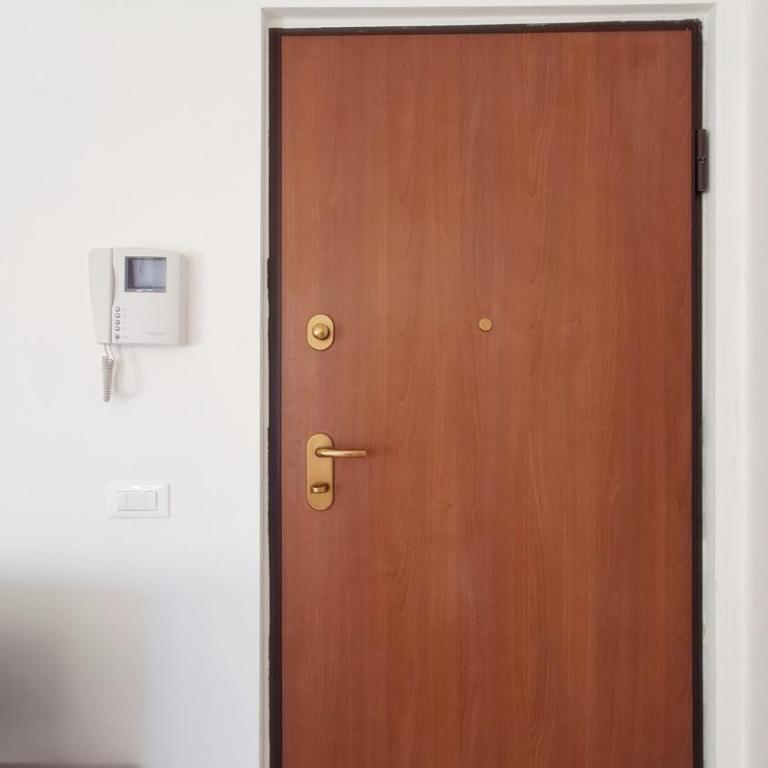 Lago Maggiore Rooms - Luino - Camera Matrimoniale con Balcone - 9