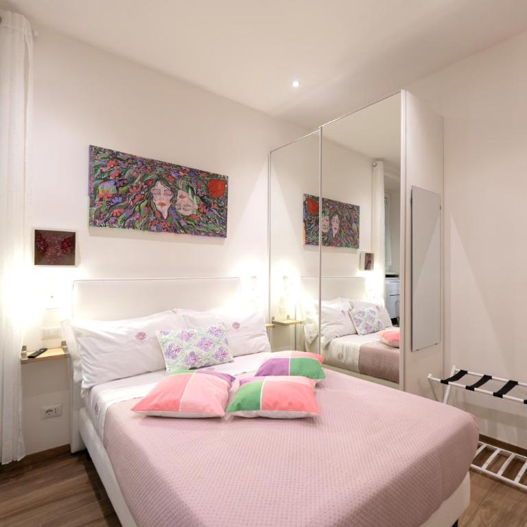 BOHEMIAN PIGNETO RHOME - 2 bdr 2 bath family friendly comfort & elegance - Colosseum at 4 metro stops - Secure & vibrant area, Pigneto metro & historic car free Island at 10 min walk - Easy access to Termini, La Sapienza, Policlinico Umberto I - Appartamento - 2