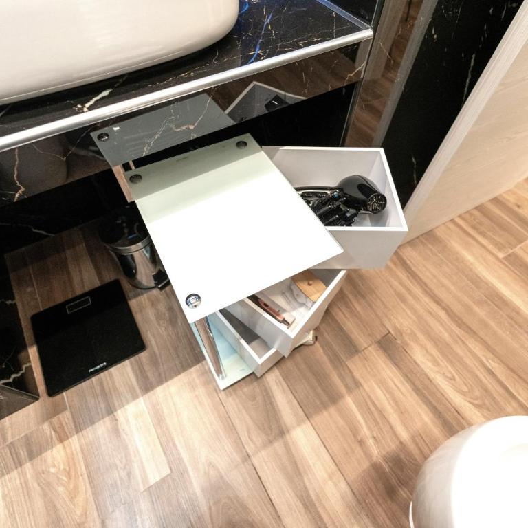 BOHEMIAN PIGNETO RHOME - 2 bdr 2 bath family friendly comfort & elegance - Colosseum at 4 metro stops - Secure & vibrant area, Pigneto metro & historic car free Island at 10 min walk - Easy access to Termini, La Sapienza, Policlinico Umberto I - Appartamento - 23