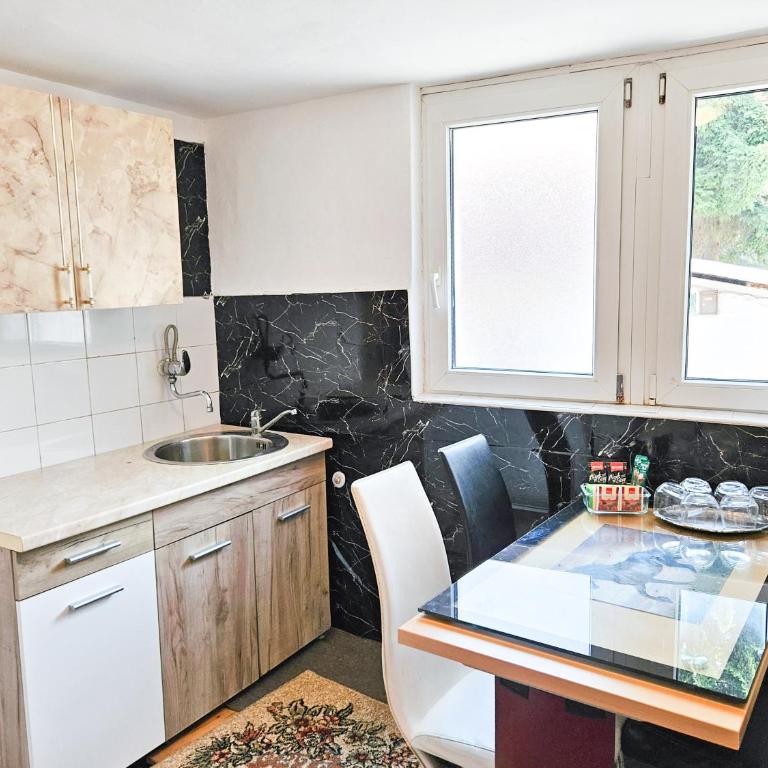 Park & Rest Sarajevo - One-Bedroom Apartment - 8
