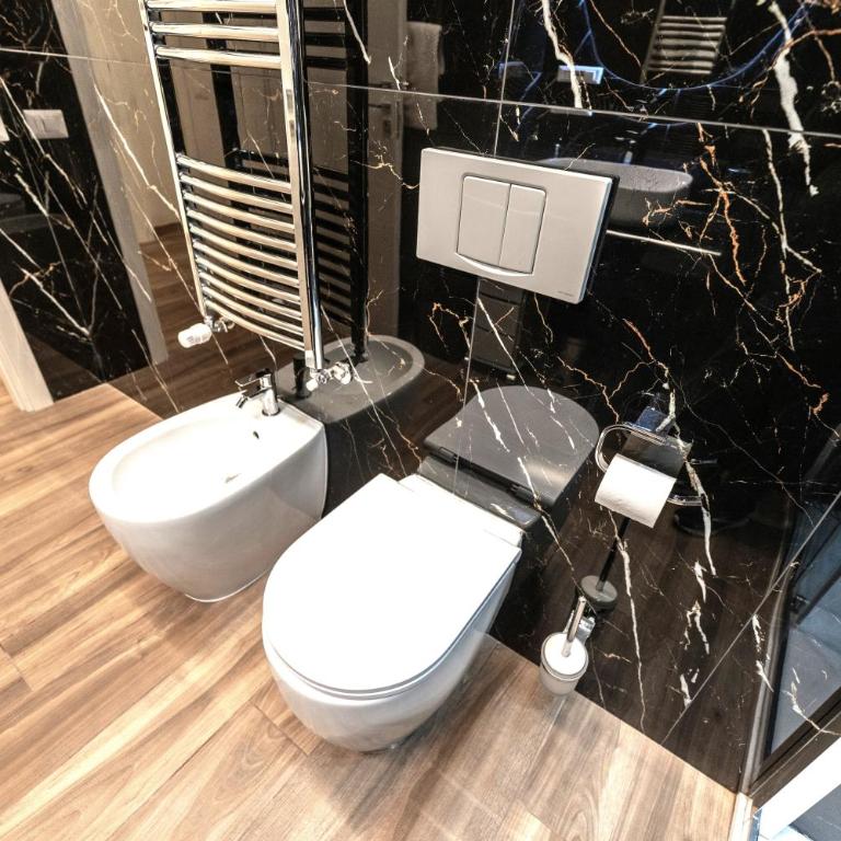 BOHEMIAN PIGNETO RHOME - 2 bdr 2 bath family friendly comfort & elegance - Colosseum at 4 metro stops - Secure & vibrant area, Pigneto metro & historic car free Island at 10 min walk - Easy access to Termini, La Sapienza, Policlinico Umberto I - Appartamento - 25