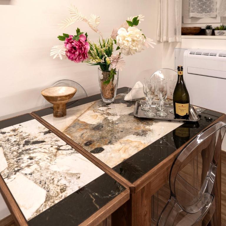 BOHEMIAN PIGNETO RHOME - 2 bdr 2 bath family friendly comfort & elegance - Colosseum at 4 metro stops - Secure & vibrant area, Pigneto metro & historic car free Island at 10 min walk - Easy access to Termini, La Sapienza, Policlinico Umberto I - Appartamento - 33