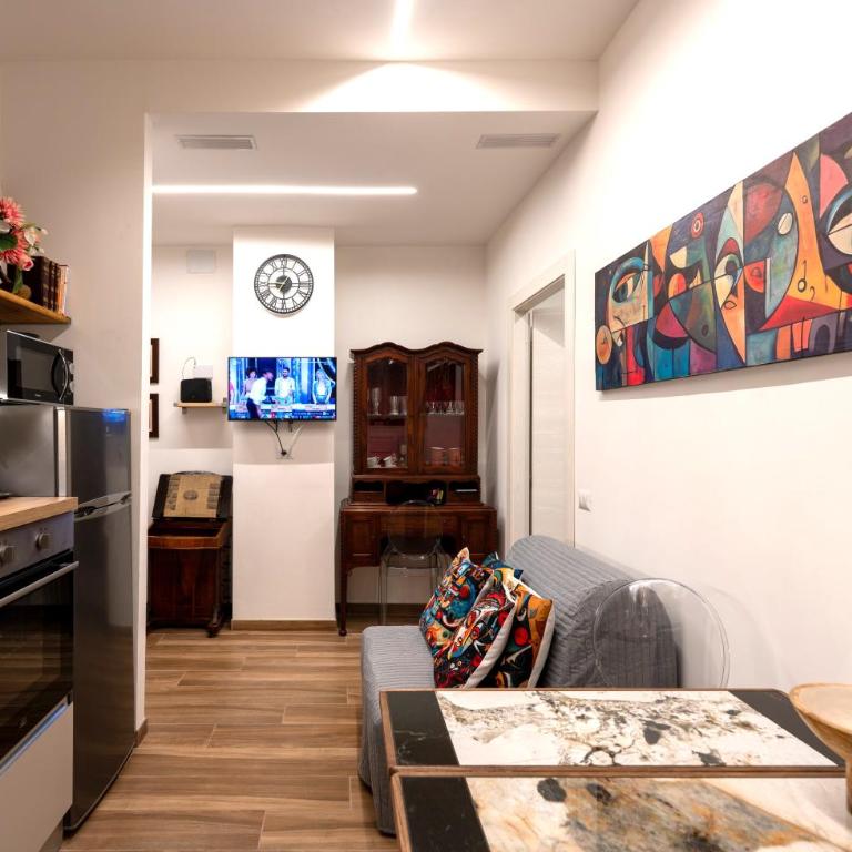 BOHEMIAN PIGNETO RHOME - 2 bdr 2 bath family friendly comfort & elegance - Colosseum at 4 metro stops - Secure & vibrant area, Pigneto metro & historic car free Island at 10 min walk - Easy access to Termini, La Sapienza, Policlinico Umberto I - Appartamento - 31