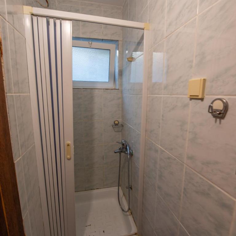 Lana Apartments - Dvokrevetna Soba sa Bračnim Krevetom i Terasom - 3