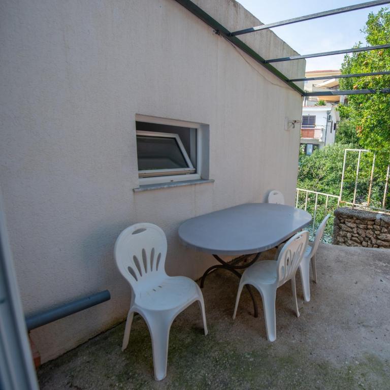 Lana Apartments - Dvokrevetna Soba sa Bračnim Krevetom i Terasom - 8