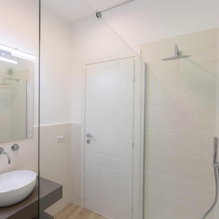 Colosseum Holidays - Three-Bedroom Apartment - Appartamento con 3 Camere da Letto - 75