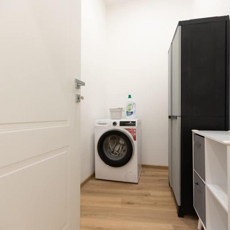 Colosseum Holidays - Three-Bedroom Apartment - Appartamento con 3 Camere da Letto - 90
