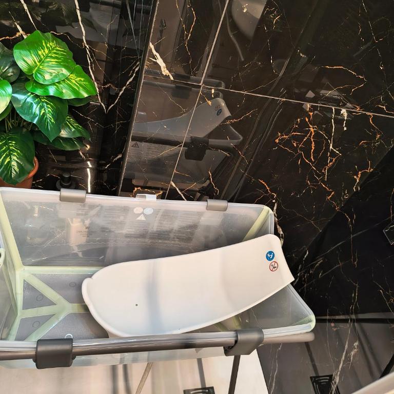 BOHEMIAN PIGNETO RHOME - 2 bdr 2 bath family friendly comfort & elegance - Colosseum at 4 metro stops - Secure & vibrant area, Pigneto metro & historic car free Island at 10 min walk - Easy access to Termini, La Sapienza, Policlinico Umberto I - Appartamento - 71