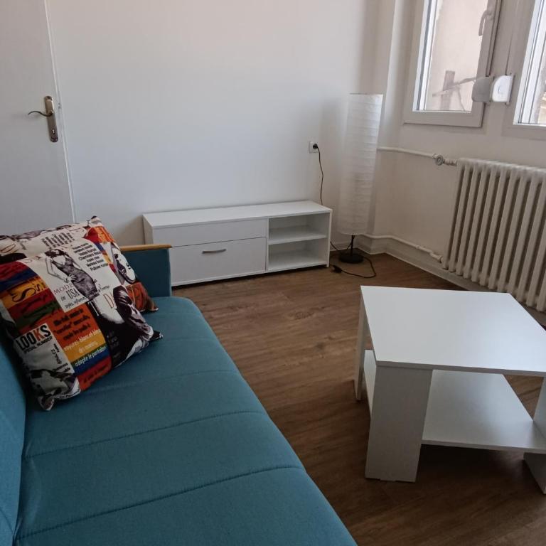 Eli's apartment - Two-Bedroom Apartment - 23