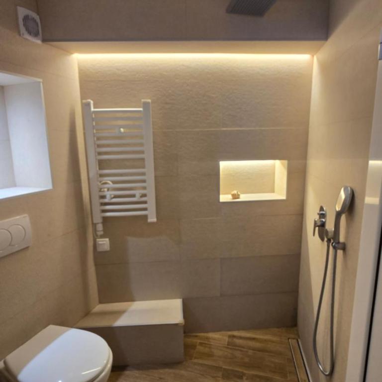 The Underdeck - One-Bedroom Apartment - 10