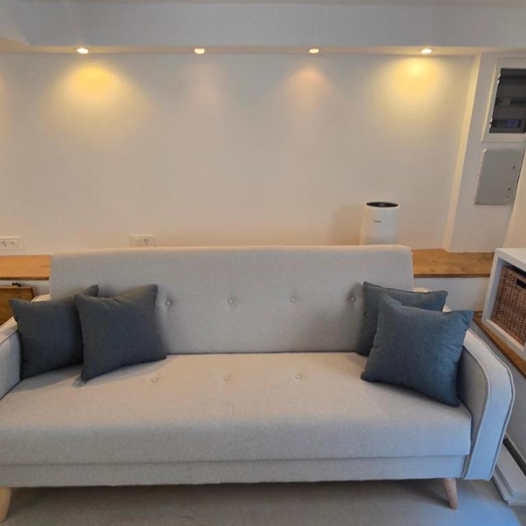 The Underdeck - One-Bedroom Apartment - 8