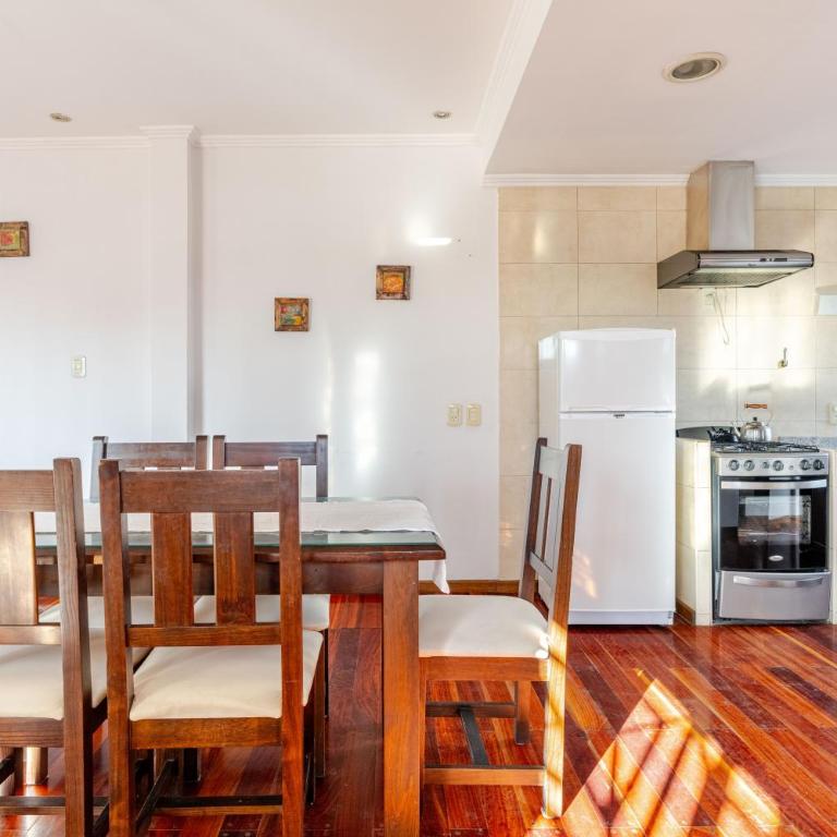 Complejo Abaurrea - Apartment with Balcony (5 Adults) - 11