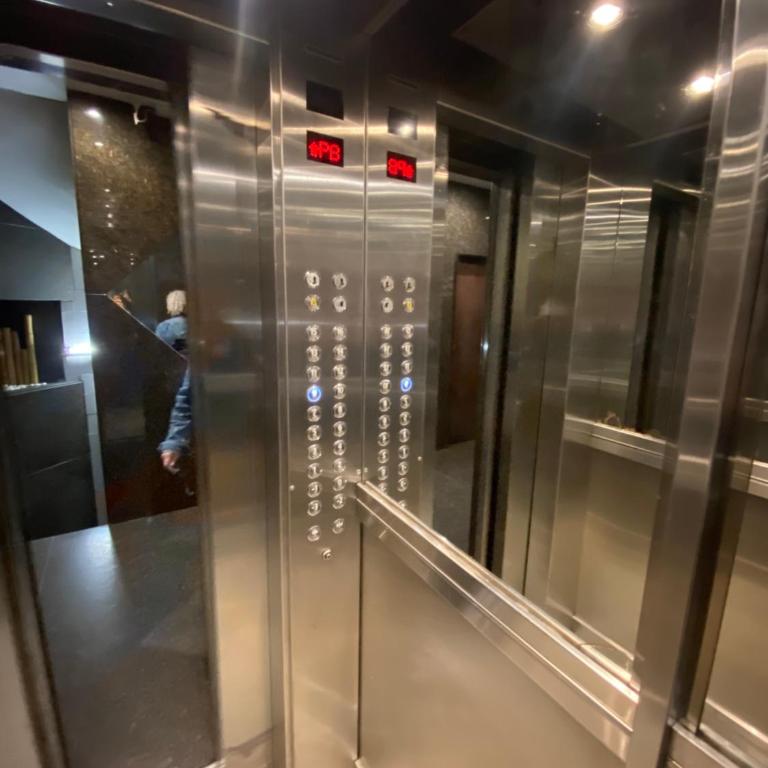Estudio 905, seguridad 24hs, a 200 mts de Calle Florida y Galerías Pacífico - One-Bedroom Apartment - 3