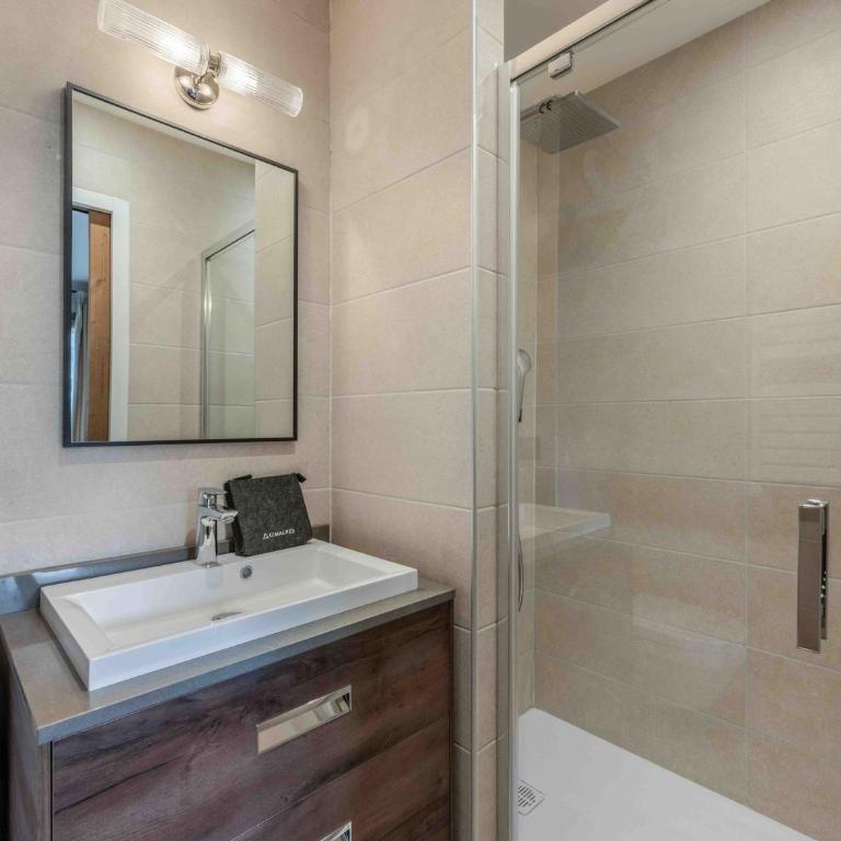 Grand appartement confortable près des pistes avec parking - FR-1-902-10 - Apartment - 5