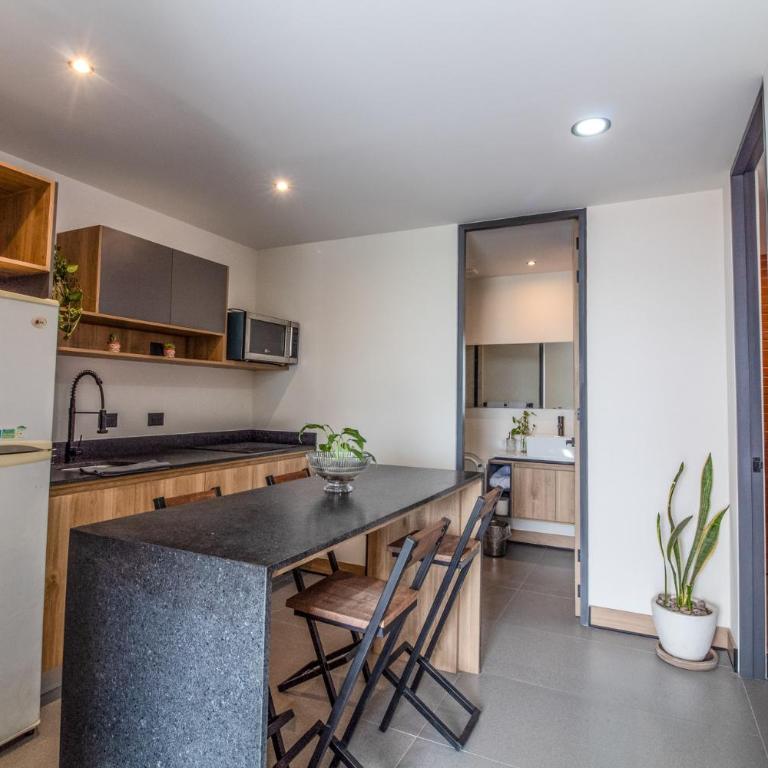 Departamento 2 Recámaras, torre con Alberca y Gym en Col Americana 803 - Two-Bedroom Apartment - 2