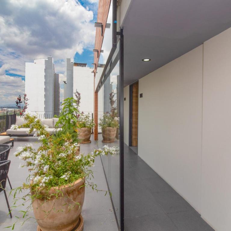 Departamento 2 Recámaras, torre con Alberca y Gym en Col Americana 803 - Two-Bedroom Apartment - 1