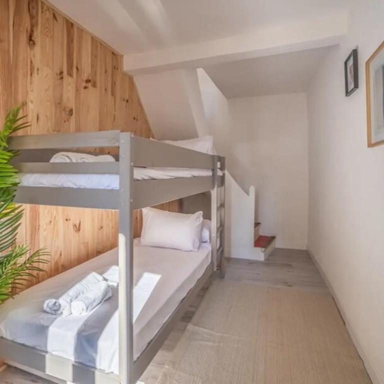 Cocon des halles - Climatisation - Terrasse - Three-Bedroom Apartment - 11
