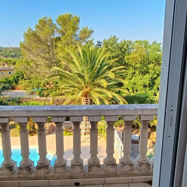 Séjour détente dans une villa avec piscine privée, nature, golf et mer à proximité - Three-Bedroom House - 31