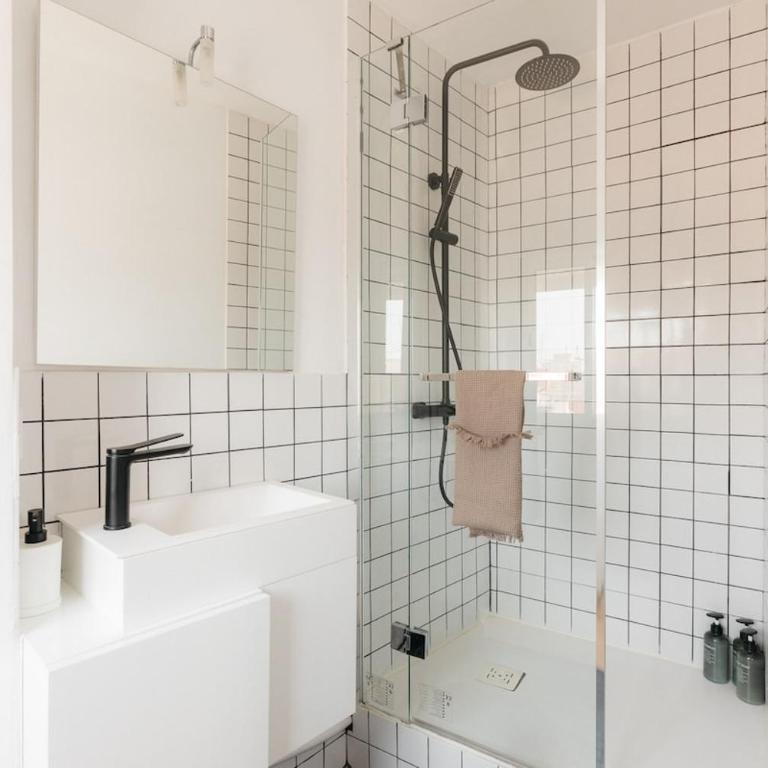 Penthouse with Terrace 2 Bedrooms 2 Bathrooms - Two-Bedroom Apartment - 17