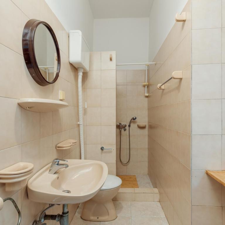 Epoha Apartment - Three-Bedroom Apartment - 16