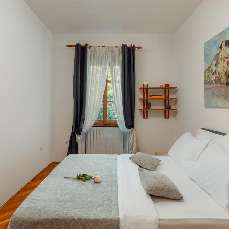 Epoha Apartment - Three-Bedroom Apartment - 10