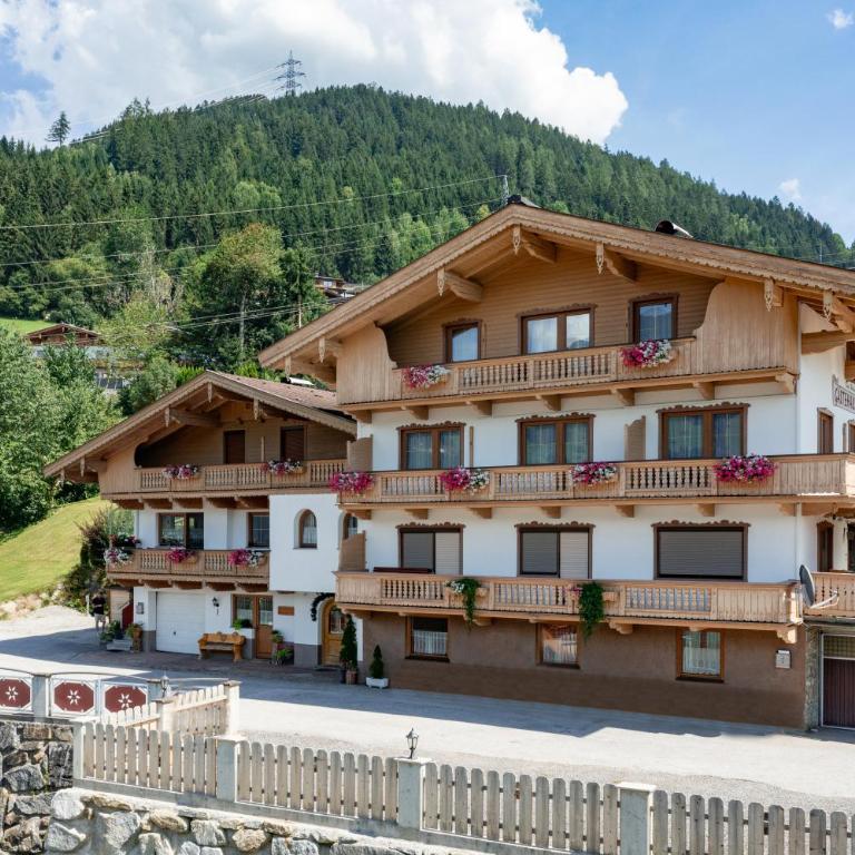 Gästehaus Rahm - Familie Wechselberger - Apartment mit Aussicht und Balkon - 9