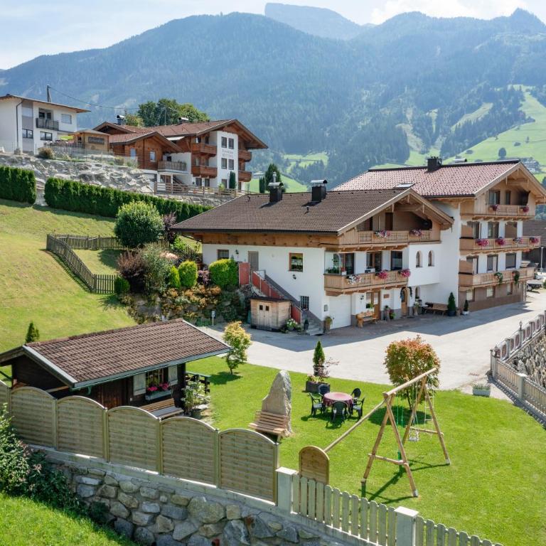 Gästehaus Rahm - Familie Wechselberger - Apartment mit Aussicht und Balkon - 8