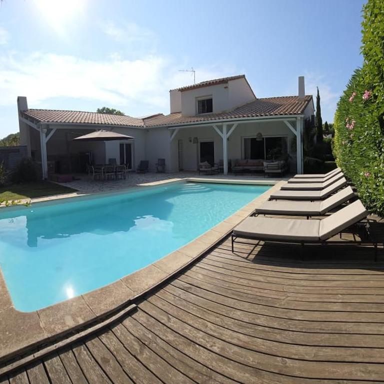 VILLA de charme avec piscine et jardin en bord de mer - Villa - 21