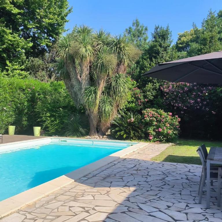 VILLA de charme avec piscine et jardin en bord de mer - Villa - 19