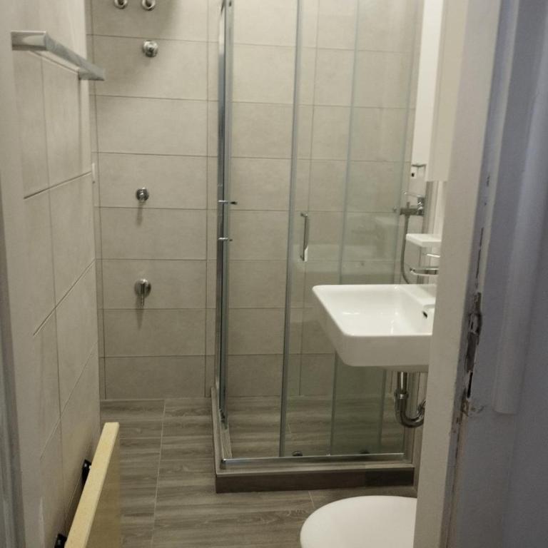 Bulevar - One-Bedroom Apartment - 3