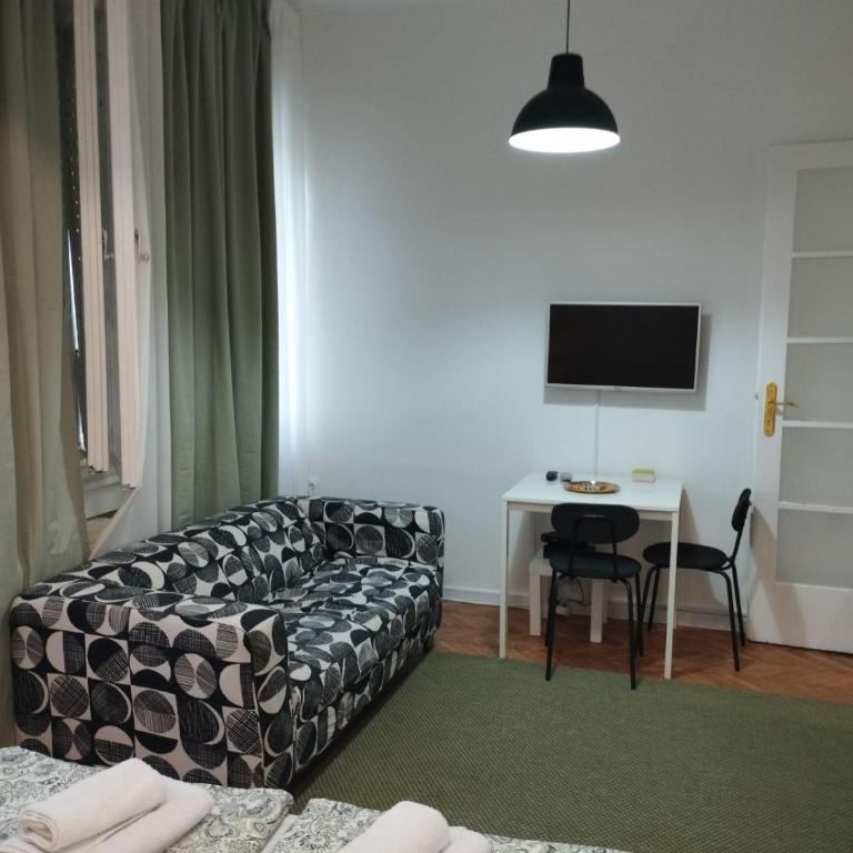 Bulevar - One-Bedroom Apartment - 10