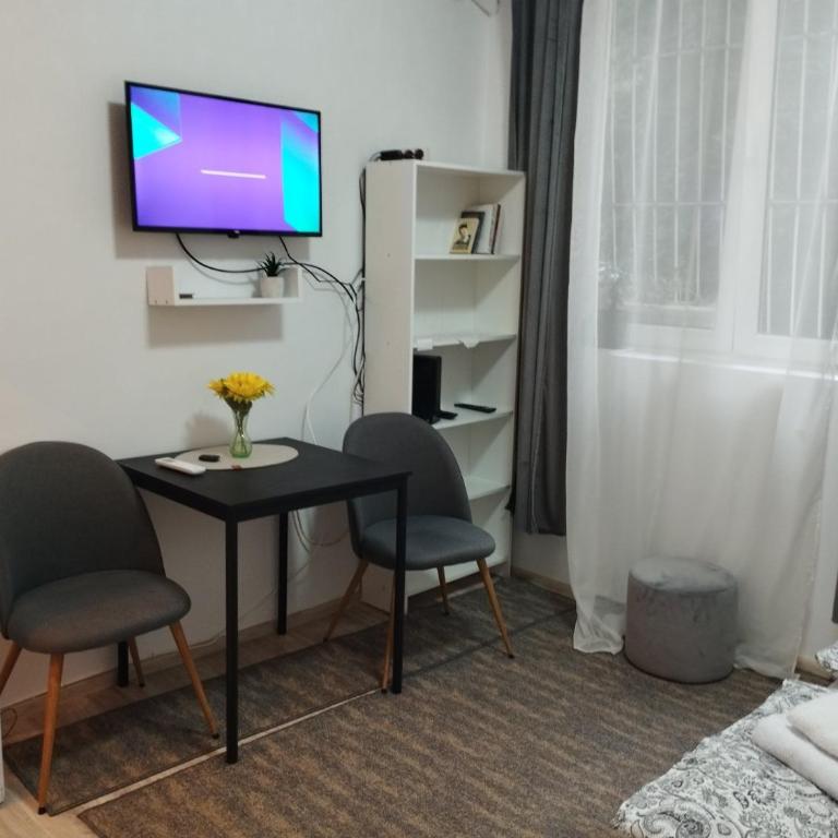 Bulevar - One-Bedroom Apartment - 6