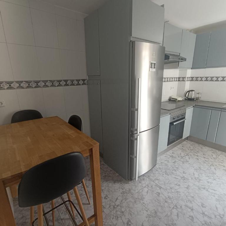 Apartamento artístico en el centro - Three-Bedroom Apartment - 7