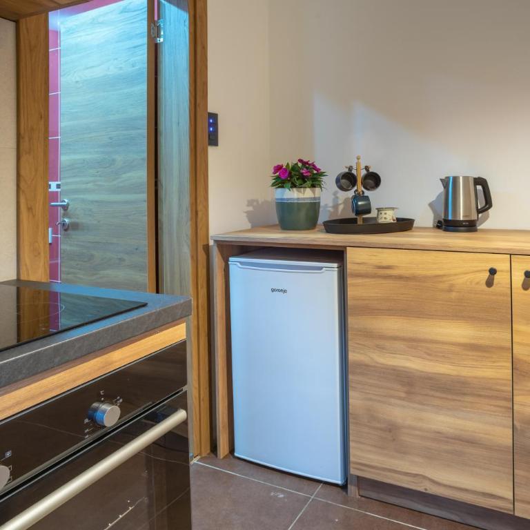 Vila Taverna - Two-Bedroom Apartment with Balcony - 7