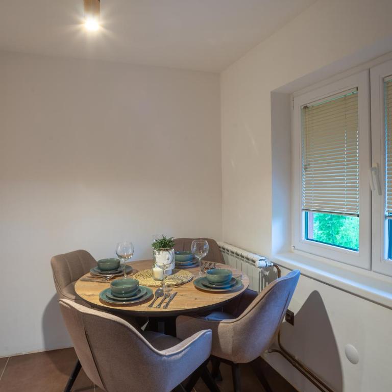 Vila Taverna - Two-Bedroom Apartment with Balcony - 10