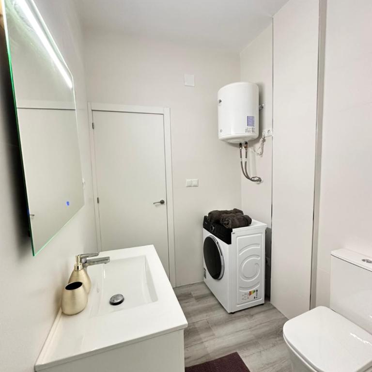 BOUTIQUE LUXURY City Center - Two-Bedroom Deluxe Apartment - 18