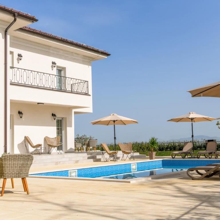 Vila sa bazenom Vrnjačka Idila - Studio sa Terasom - 1