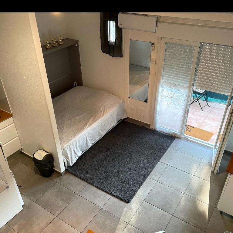 Appartement à 100m du village naturiste,tout équipé, climatisé,place parking - One-Bedroom Apartment - 8
