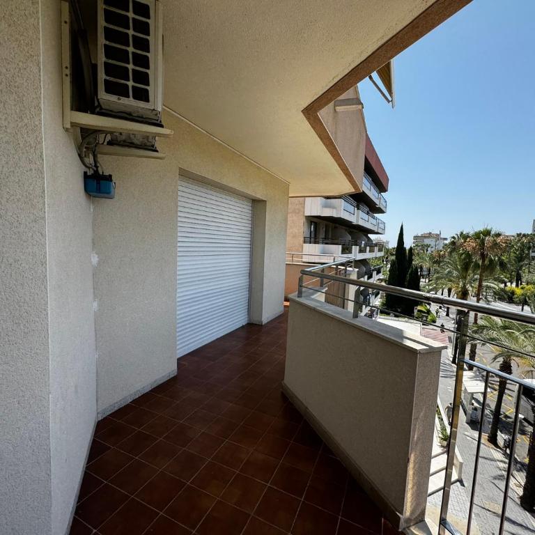 M10 Salou apartaments - Two-Bedroom Apartment with City View - 2