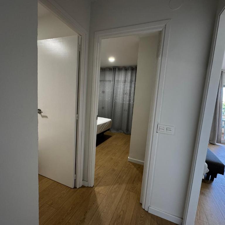 M10 Salou apartaments - Two-Bedroom Apartment with City View - 5