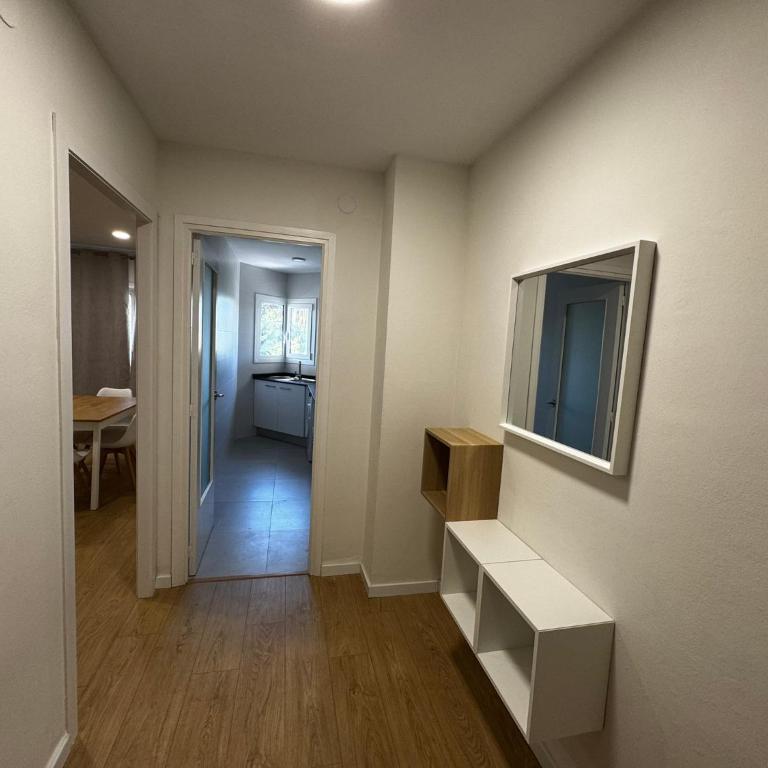 M10 Salou apartaments - Two-Bedroom Apartment with City View - 14