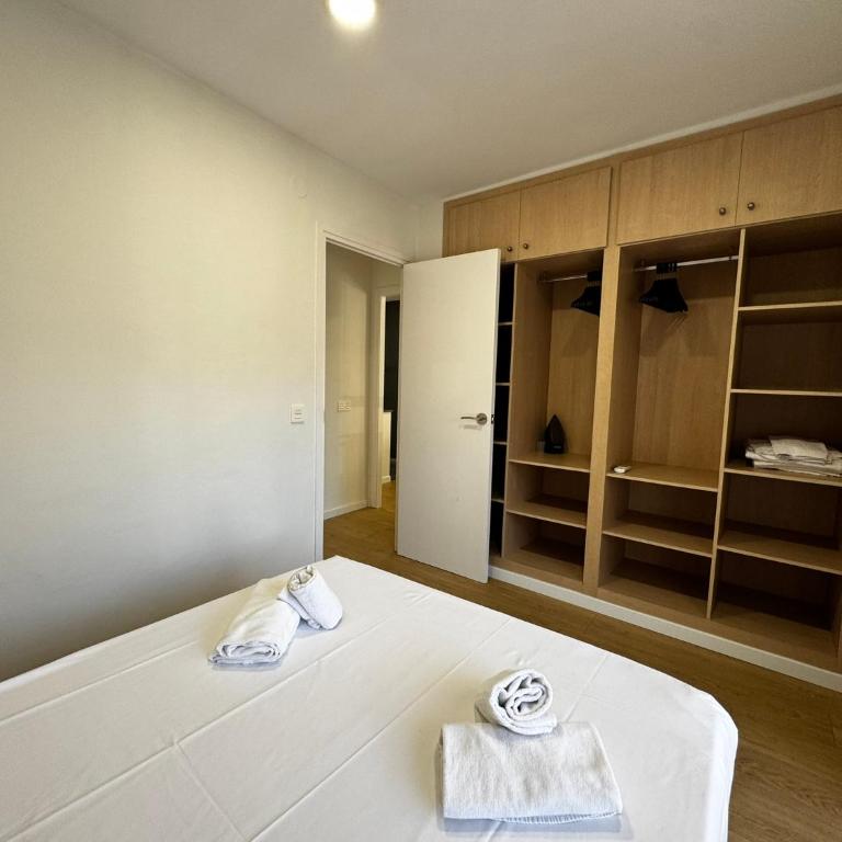 M10 Salou apartaments - Two-Bedroom Apartment with Pool View - 12