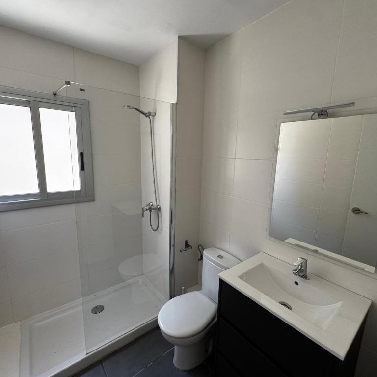 M10 Salou apartaments - Two-Bedroom Apartment with Pool View - 15