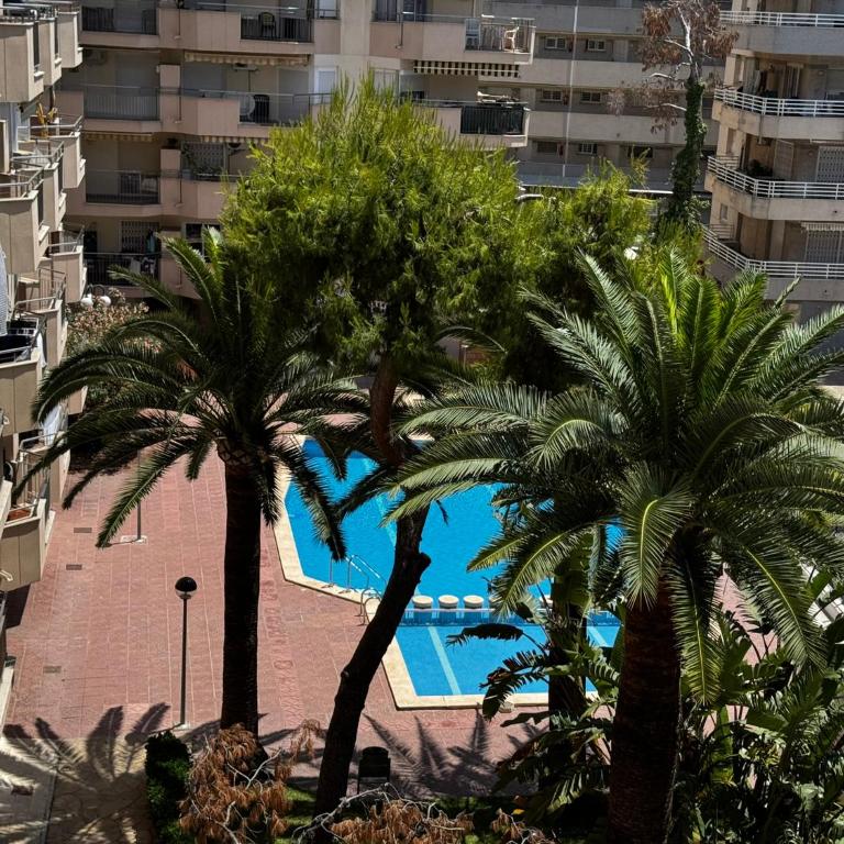 M10 Salou apartaments - Two-Bedroom Apartment with Pool View - 5