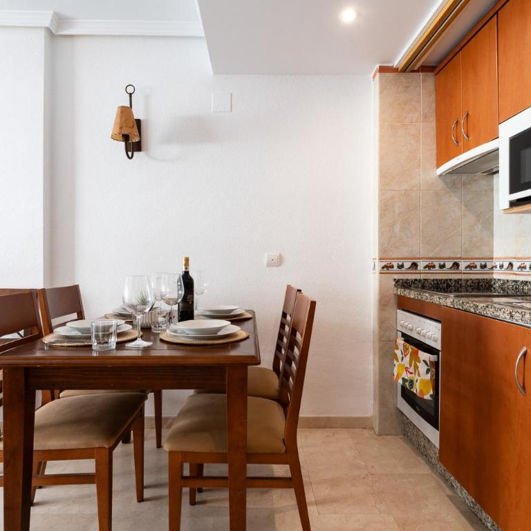 MalagaSuite Benalmadena Next to the Beach - One-Bedroom Apartment with Pool View - 10
