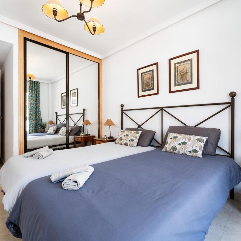MalagaSuite Benalmadena Next to the Beach - One-Bedroom Apartment with Pool View - 5