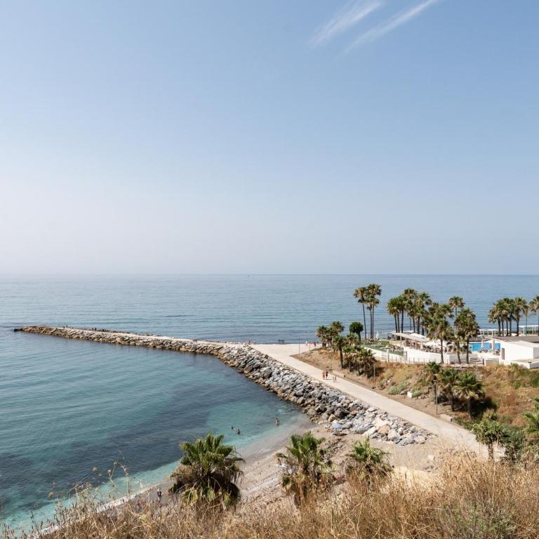 MalagaSuite Benalmadena Next to the Beach - One-Bedroom Apartment with Pool View - 26