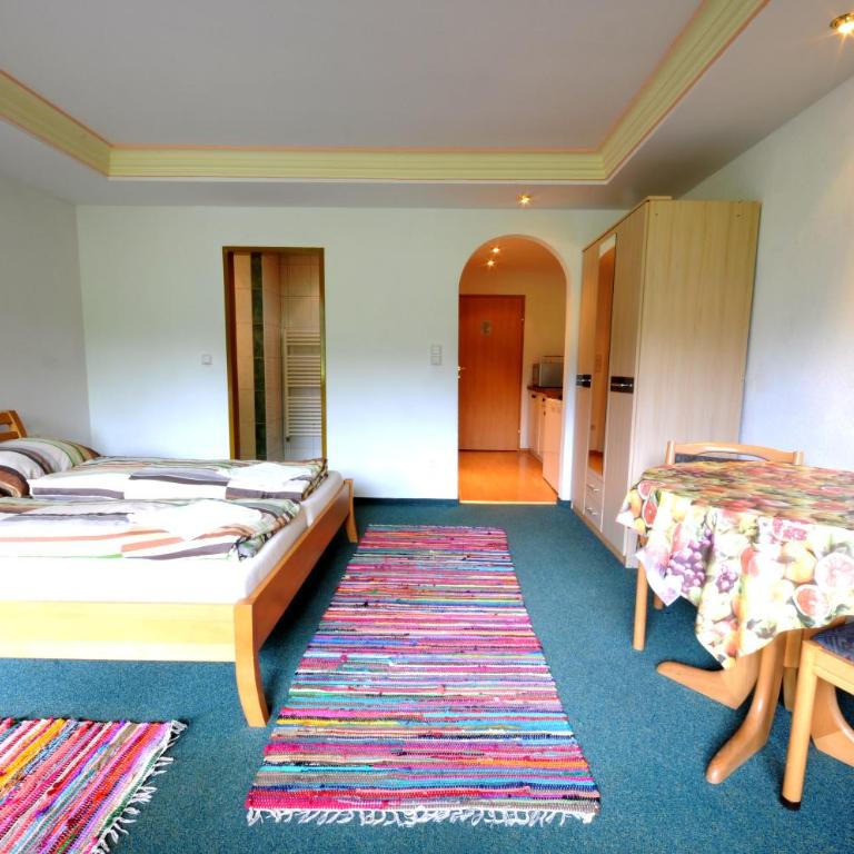 Auhof - Doppelzimmer mit Balkon - 2