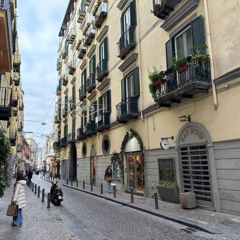 Derah Ari- Via Carlo Poerio,98 - Appartamento Premium con 3 Camere da Letto - 32