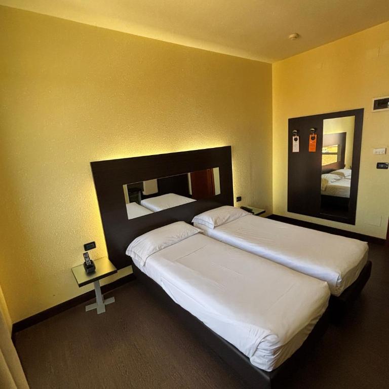 Hotel Fiera Wellness & Spa - Camera Doppia con Letti Singoli - 1